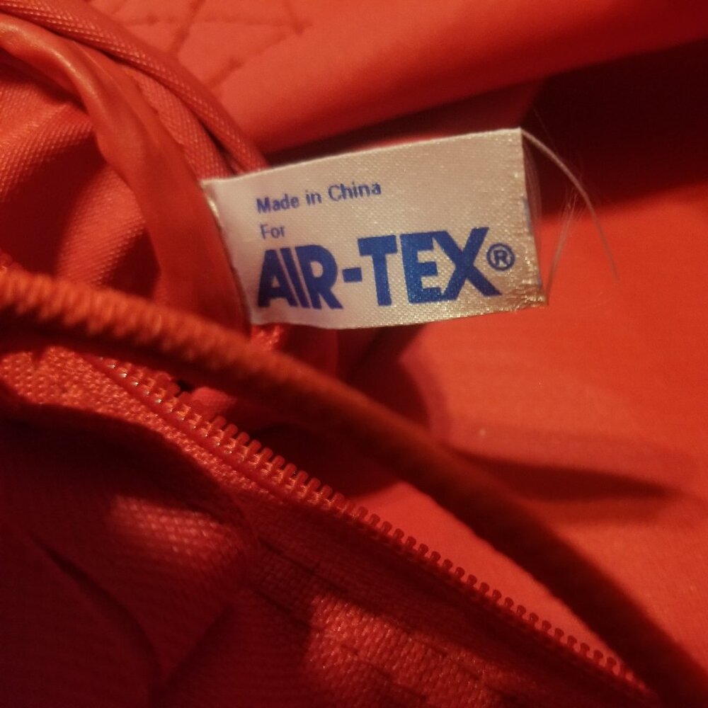 small red duffel bag, some small stains - Picture 6 of 8